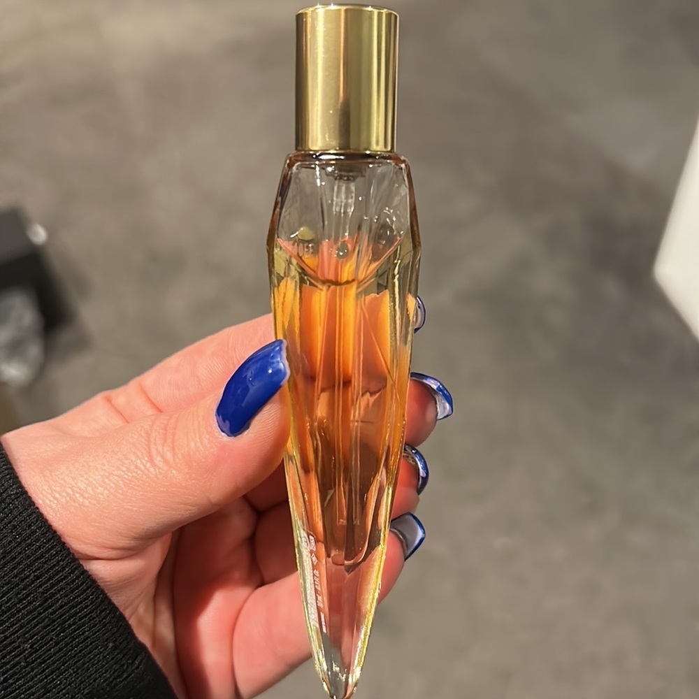 Alien goddess mini